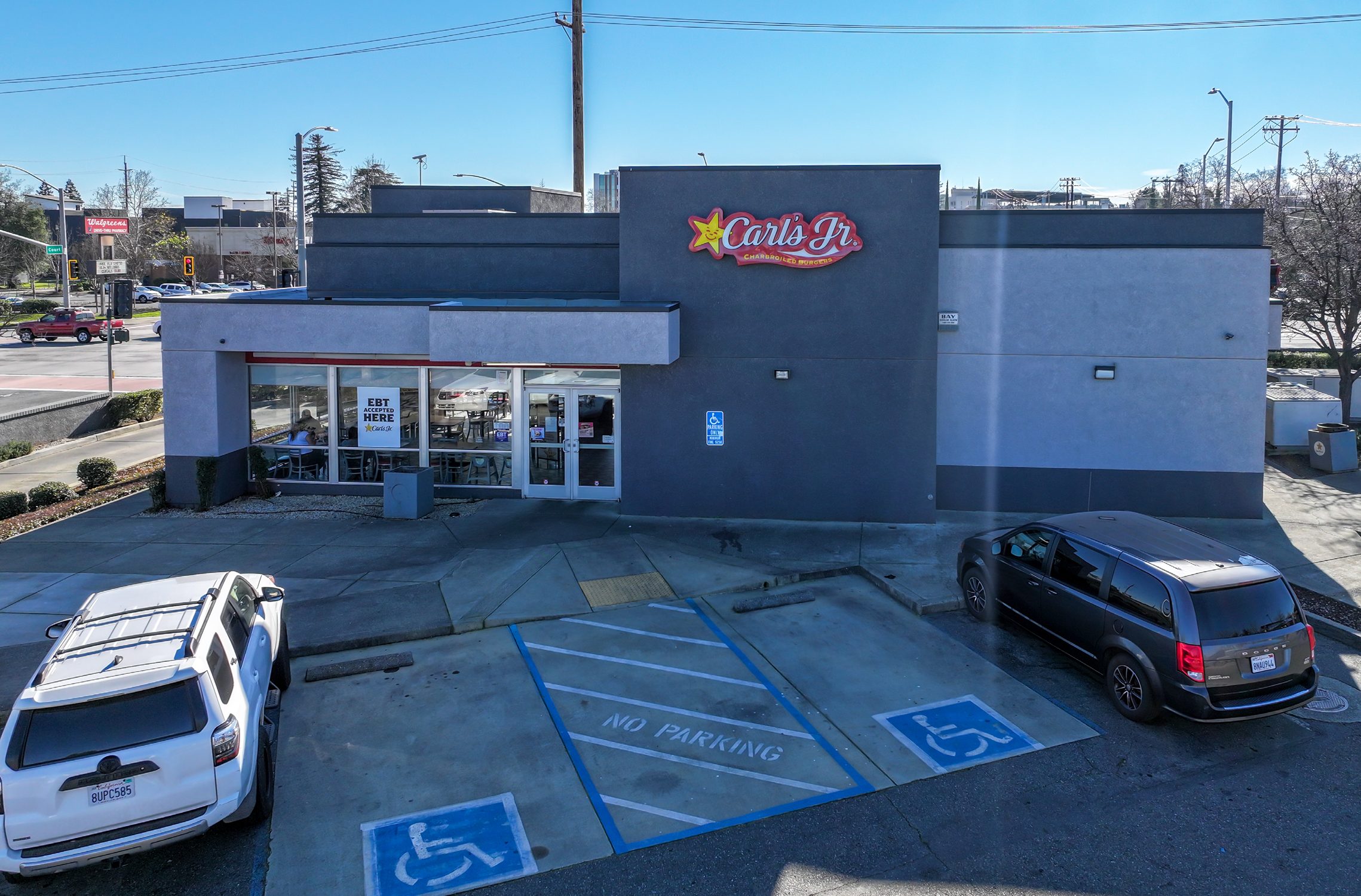 Carl's Jr.